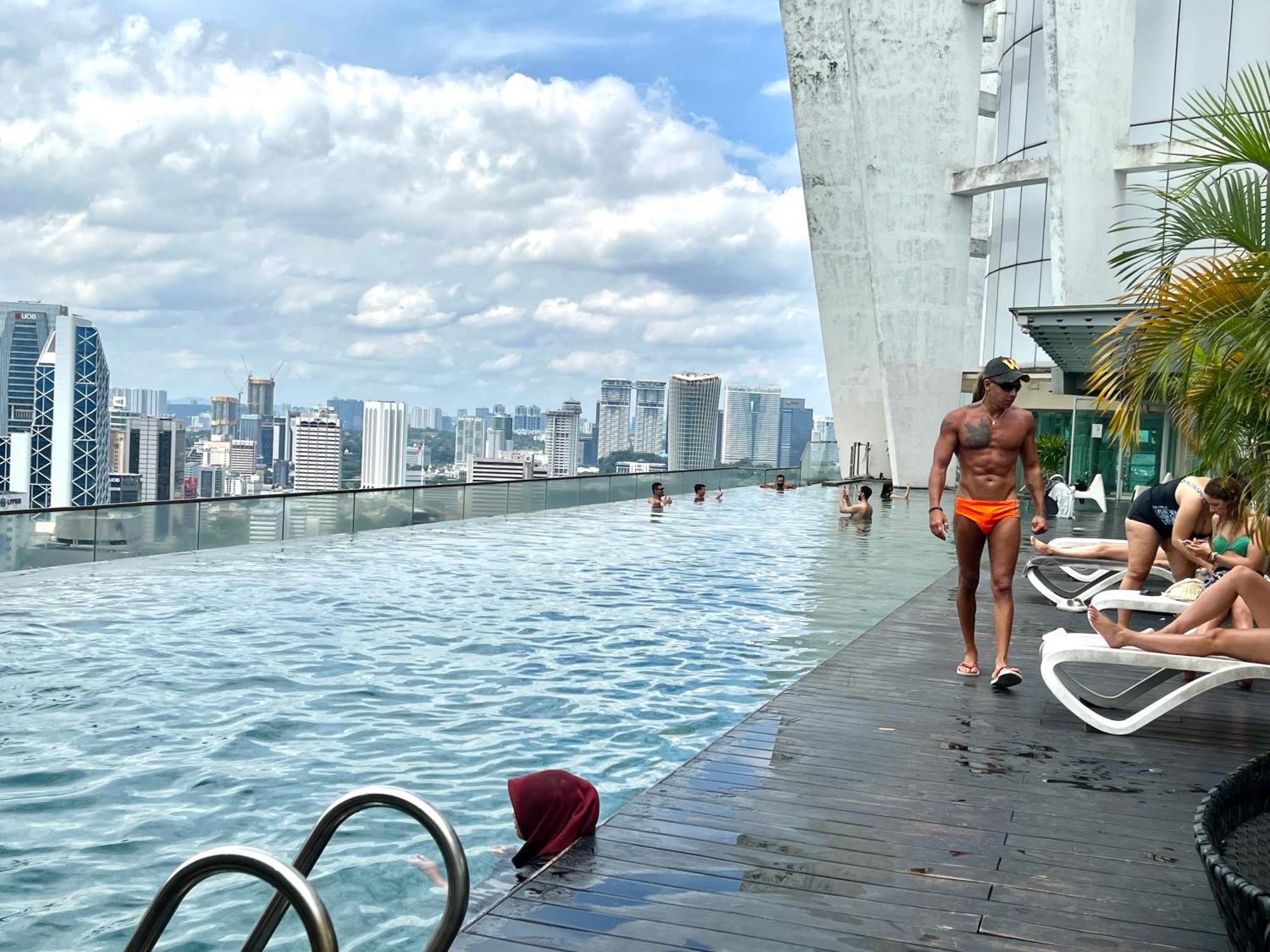 Regalia Sky Pool Klcc By Pasira Home 吉隆坡 外观 照片