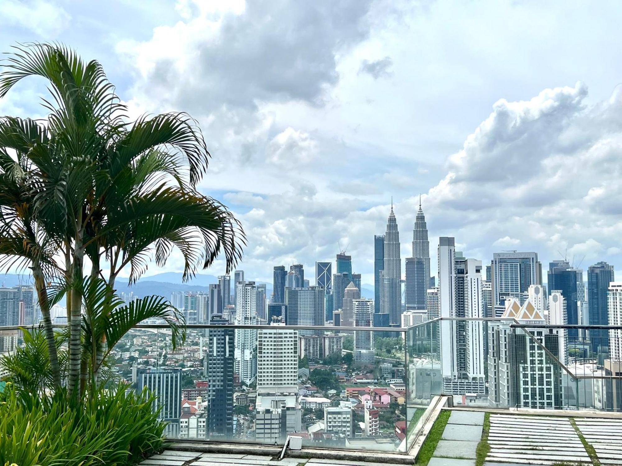 Regalia Sky Pool Klcc By Pasira Home 吉隆坡 外观 照片